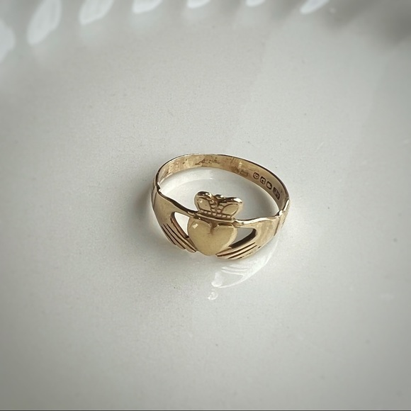 Vintage genuine 9 kt gold Claggaugh Irish Wedding Ring Size 5 - Picture 6 of 9